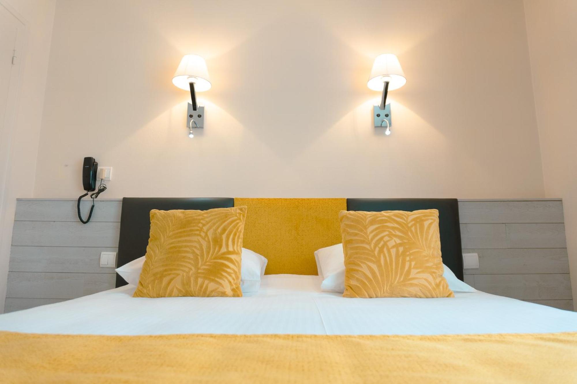 Hotel Spa & Restaurant O Pervenches Chambery Bagian luar foto