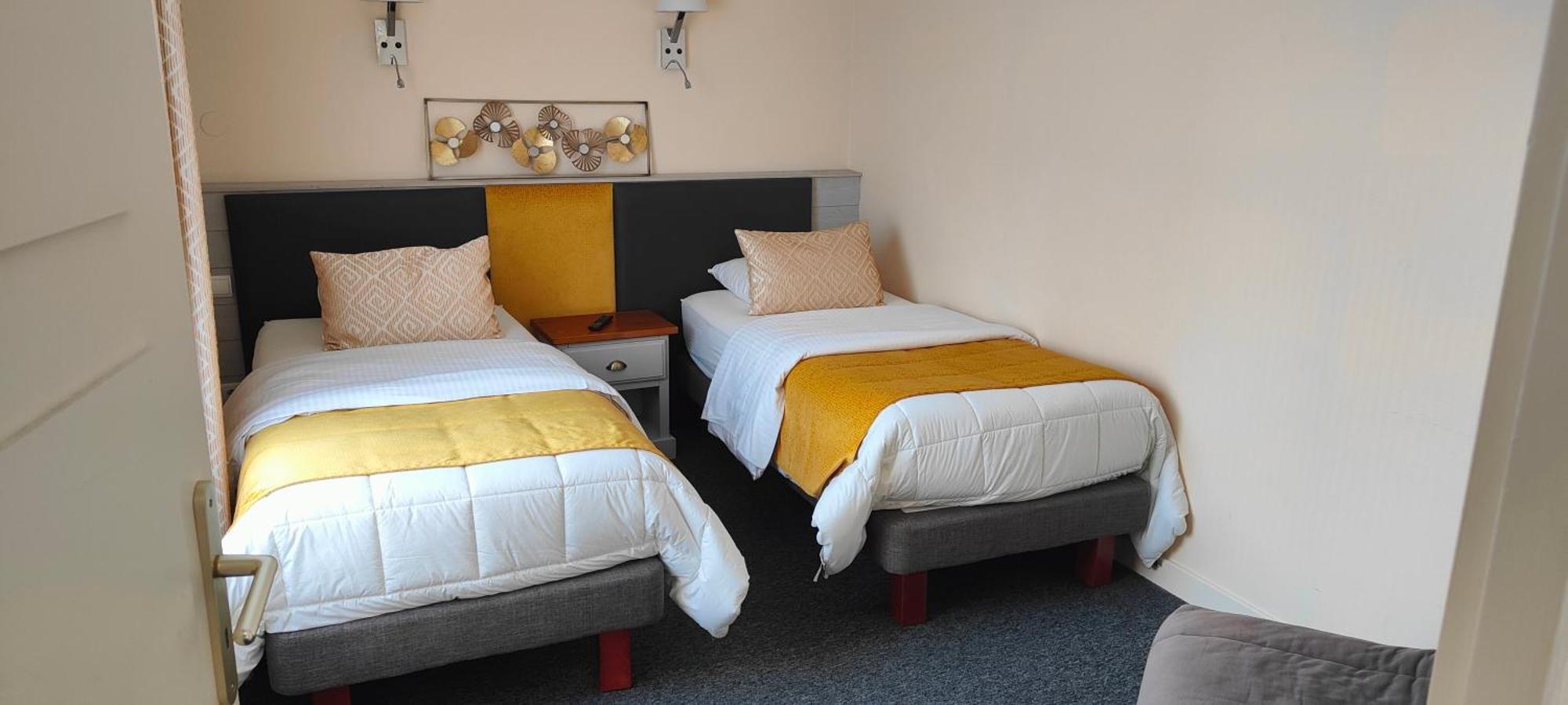 Hotel Spa & Restaurant O Pervenches Chambery Bagian luar foto