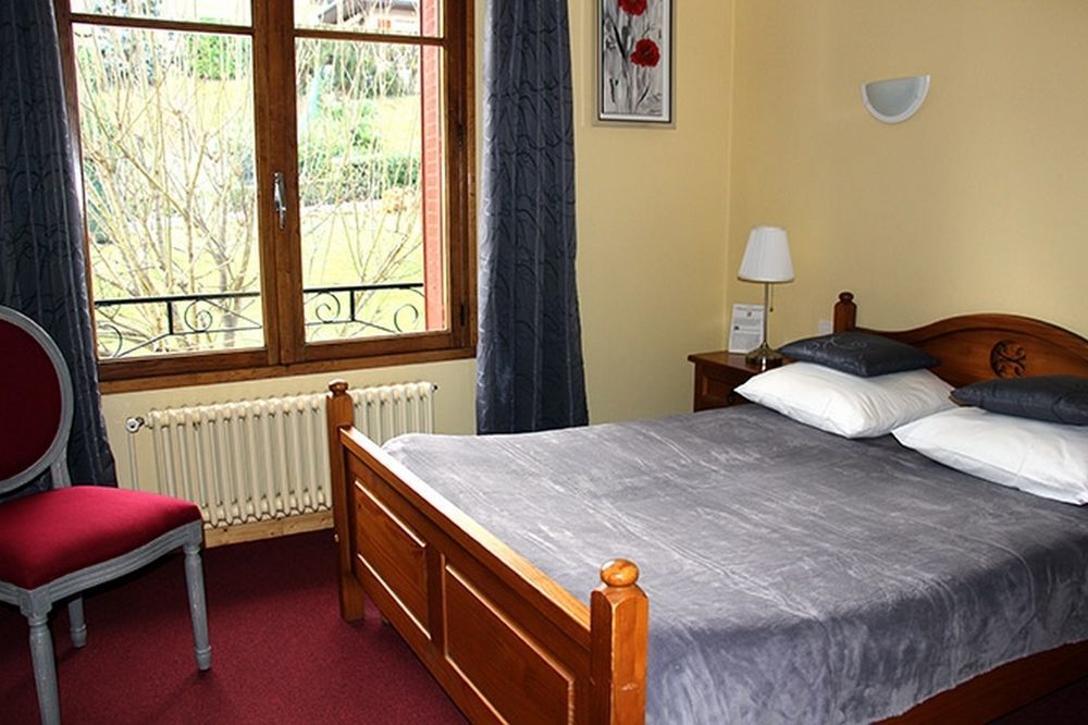 Hotel Spa & Restaurant O Pervenches Chambery Bagian luar foto